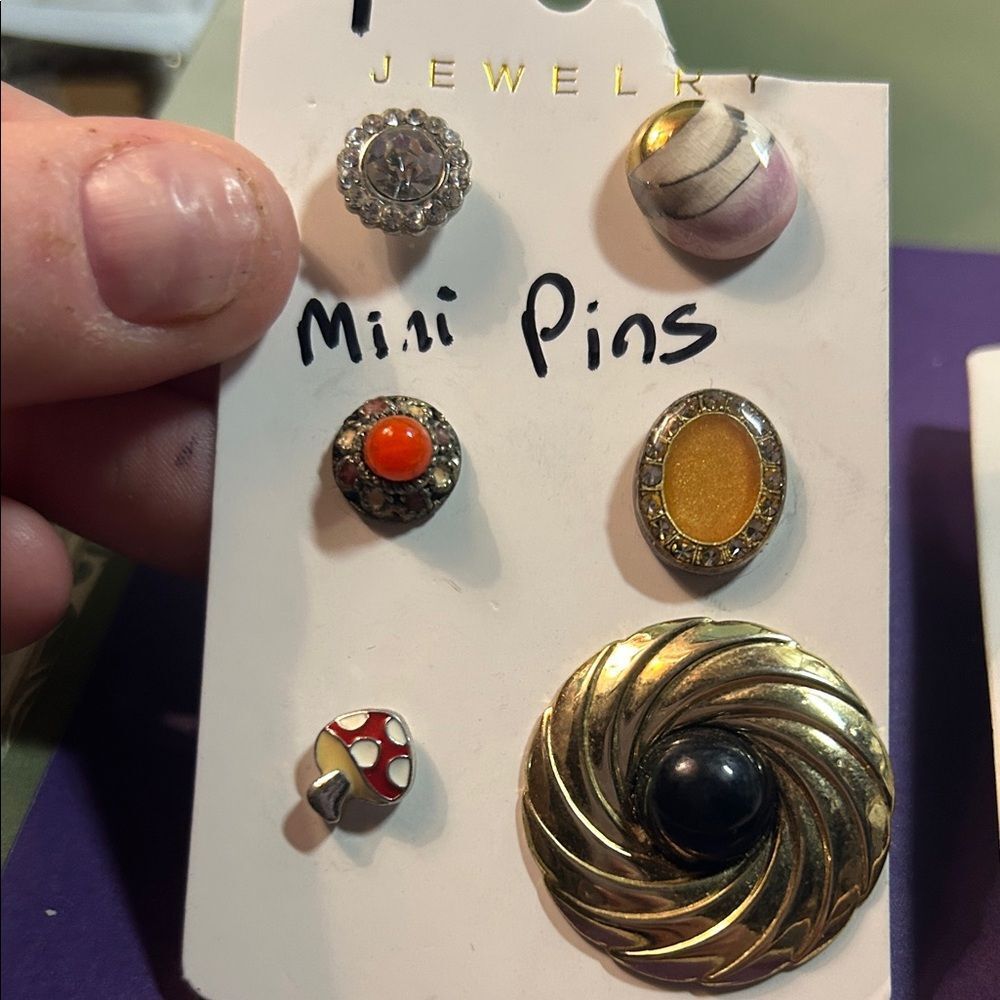 Assorted Mini Pins Sets - Picture 2 of 6
